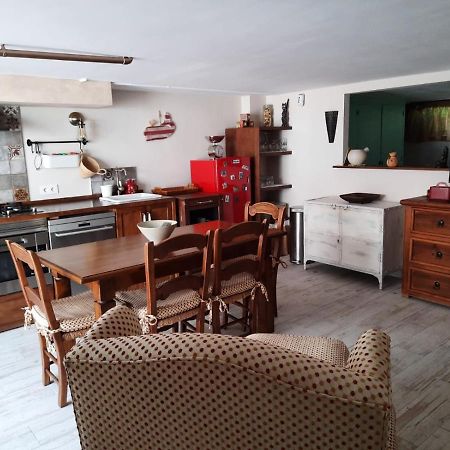 Un Apartamento Vacacional Con Detalles De Un Hogar ไมเรียนา เดล อัลคาราเฟ ภายนอก รูปภาพ