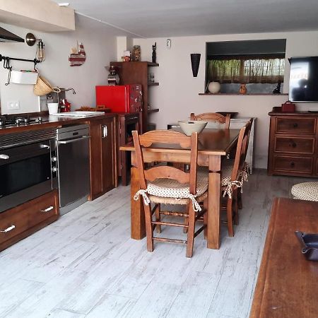 Un Apartamento Vacacional Con Detalles De Un Hogar ไมเรียนา เดล อัลคาราเฟ ภายนอก รูปภาพ