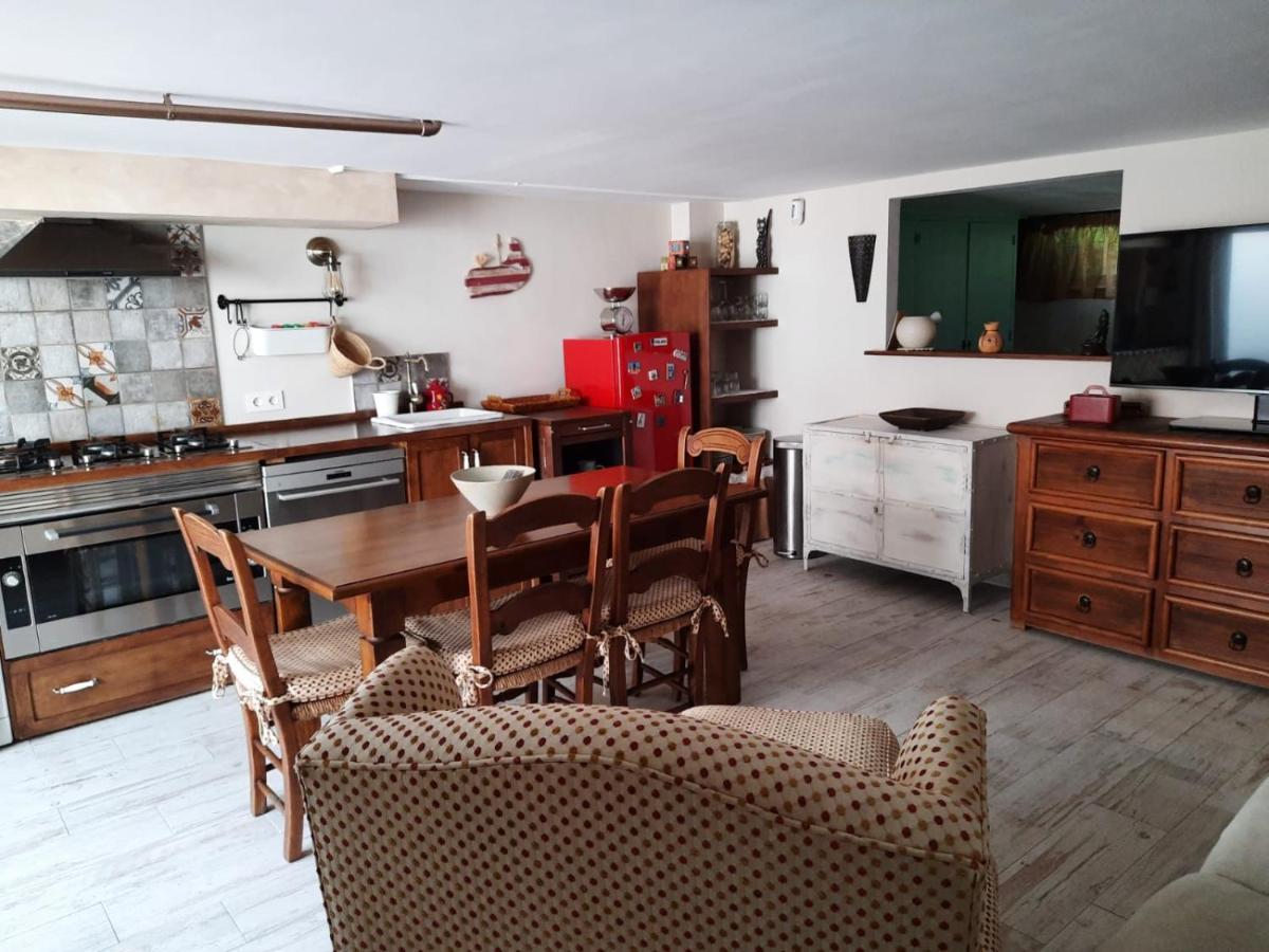 Un Apartamento Vacacional Con Detalles De Un Hogar ไมเรียนา เดล อัลคาราเฟ ภายนอก รูปภาพ
