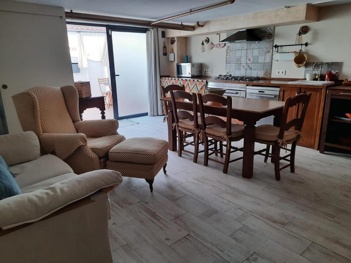 Un Apartamento Vacacional Con Detalles De Un Hogar ไมเรียนา เดล อัลคาราเฟ ภายนอก รูปภาพ